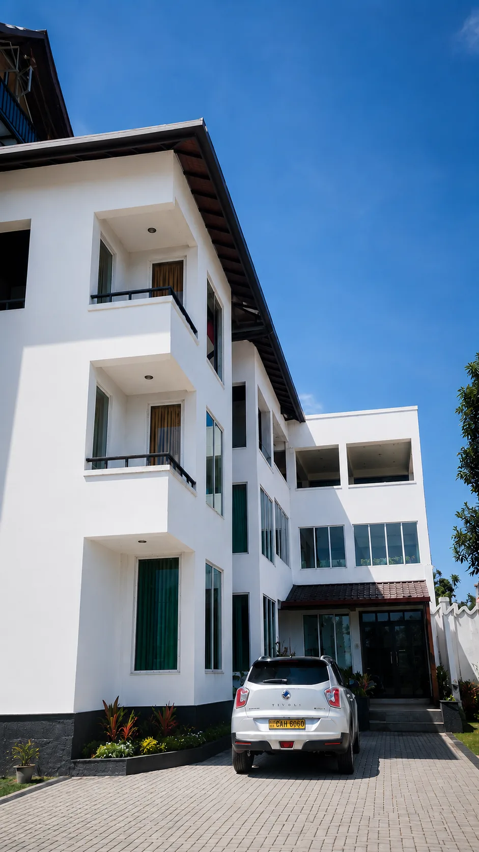 Mount Edge Hotel exterior during the day